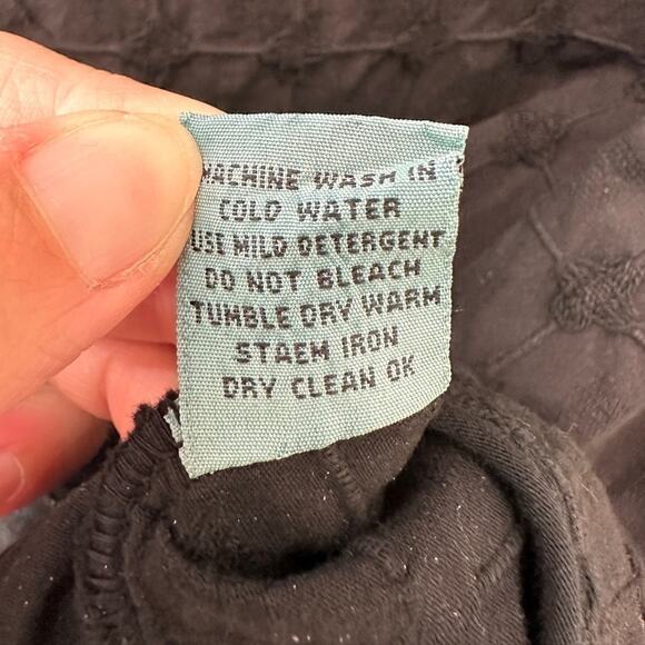 FOCUS | Black Quilted Textured Cotton Long Sleeve Top | Size Medium - Picture 7 of 7